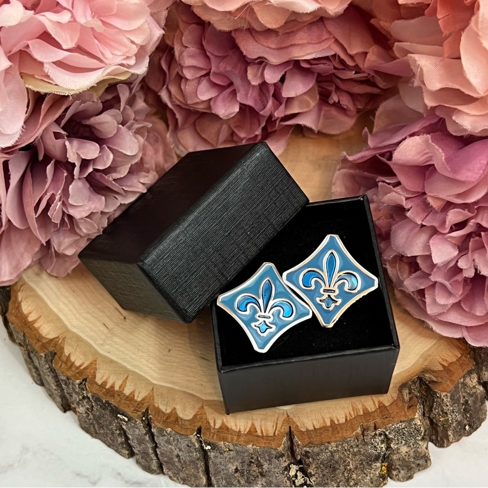 Elegant Two Tone Blue Fleur de Lis Cufflinks - Picture 13 of 15